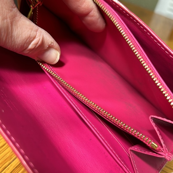 *HTF Color!* LOUIS VUITTON Vernis Sarah Wallet - Picture 15 of 16